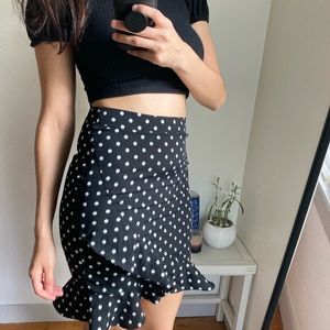NWOT Boohoo polka dotted ruffle skirt